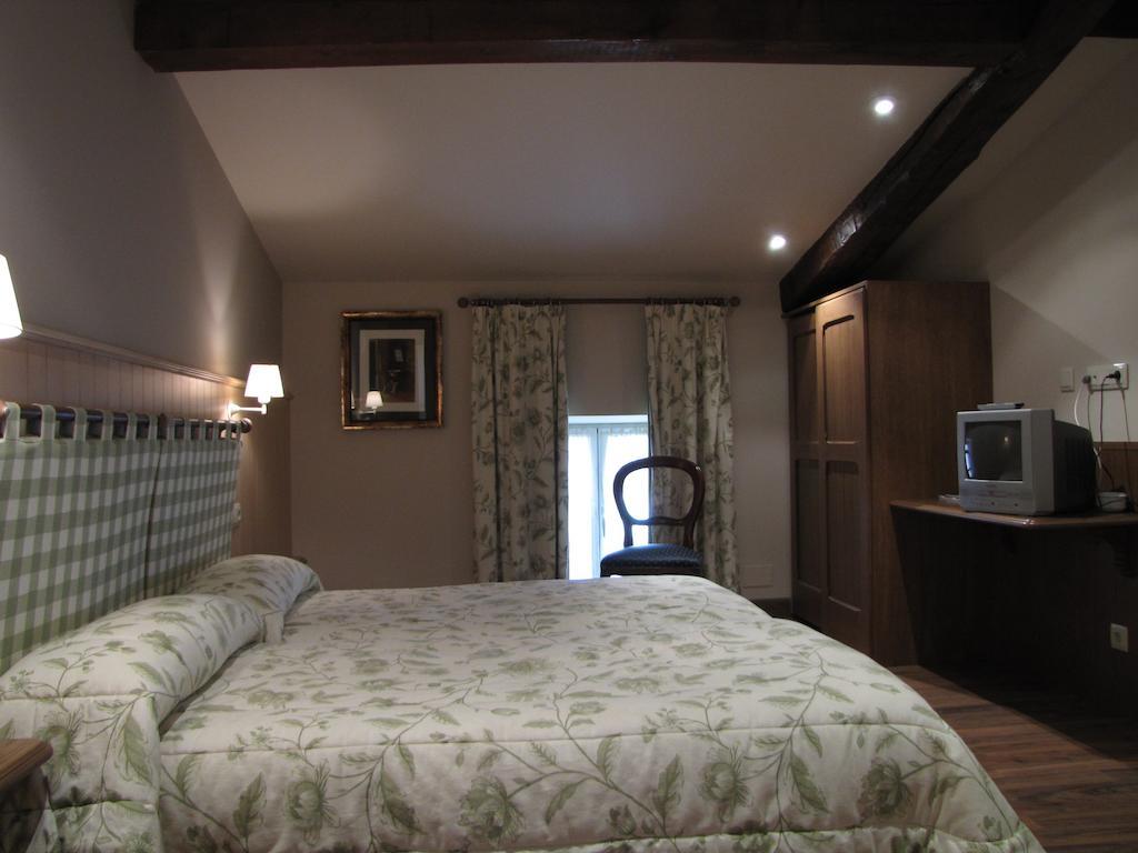 Hostal Beti-Jai Aoiz Екстер'єр фото